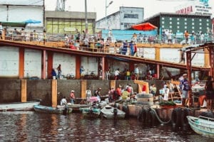 O caos e a beleza do porto de Manaus