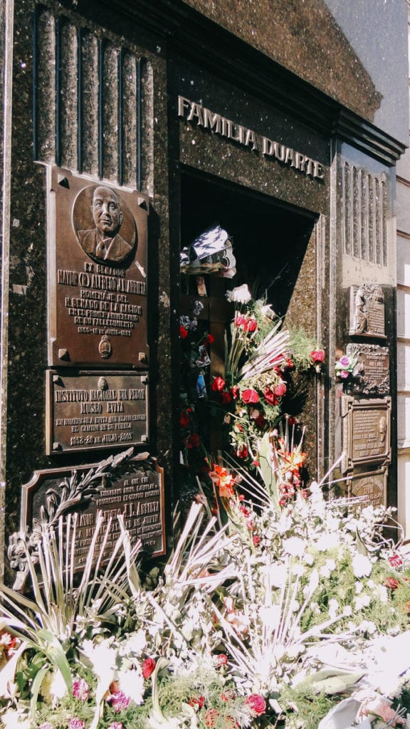 Mausoléu de Evita Perón no Cemitério da Recoleta, em Buenos Aires