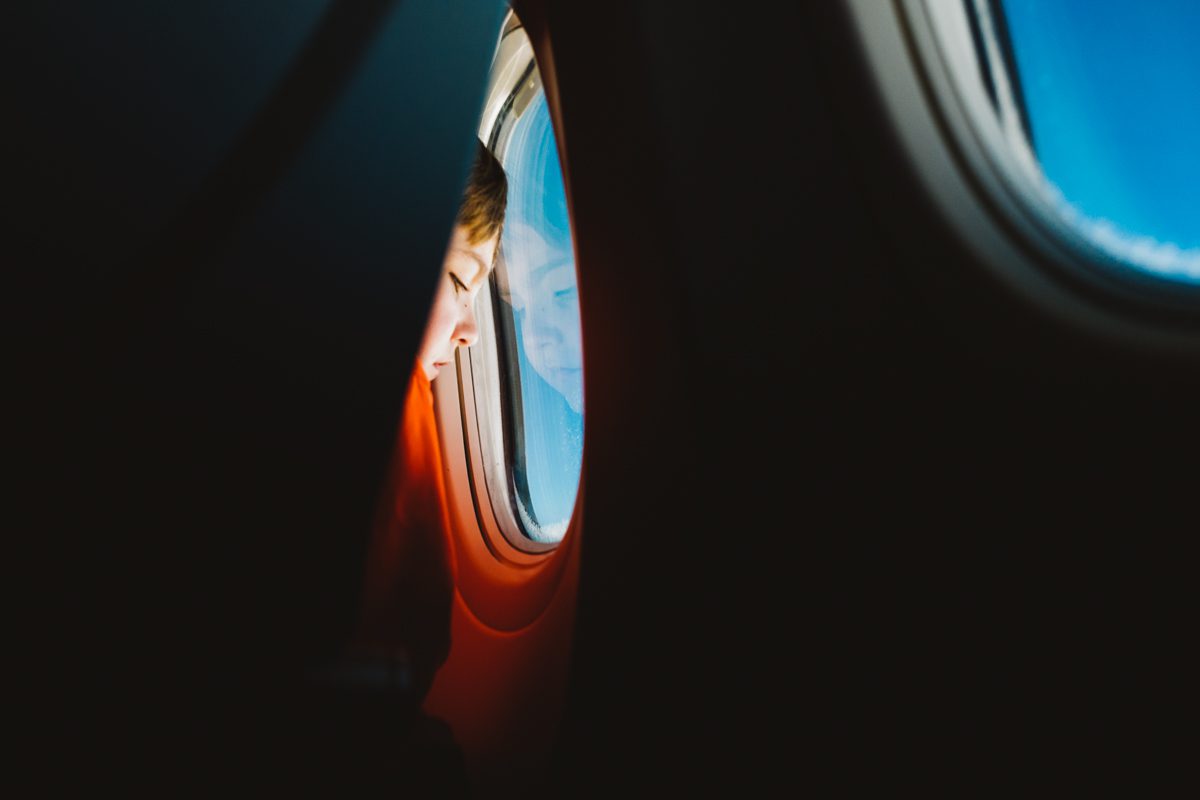 Dicas para controlar o medo de viajar de avião