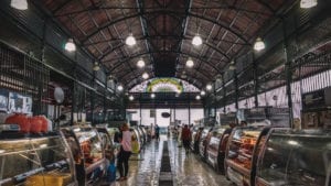 Setor de carnes e congelados do Mercado Municipal de Manaus