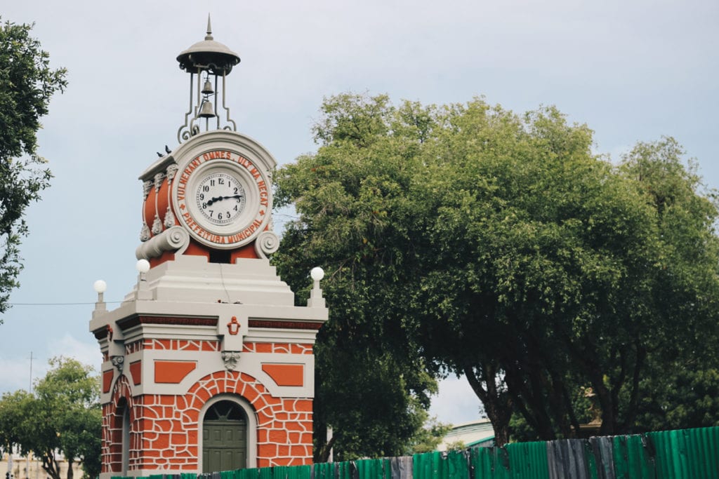 Relógio Municipal, na Praça da Matriz, centro histórico de Manaus