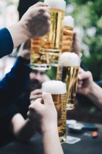 O programa Deutsch für Dich oferece aulas gratuitas de alemão em bares de Berlim
