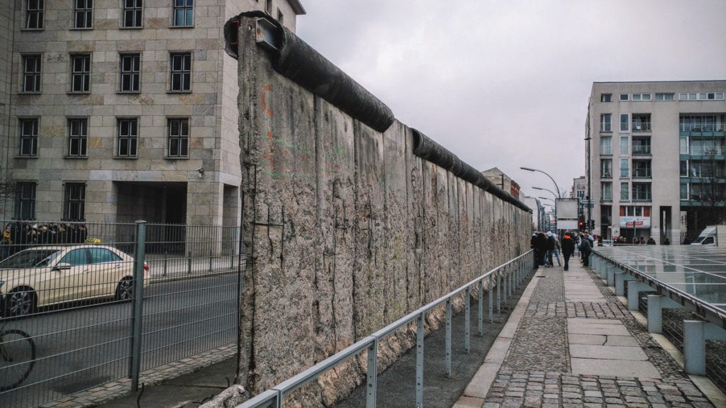 Mais de 200 metros do muro de Berlim foram preservados na área onde hoje está o museu Topografia do Terror