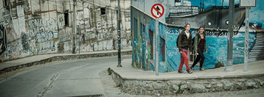 Cerro Alegre com suas paredes coloridas, em Valparaíso, Chile