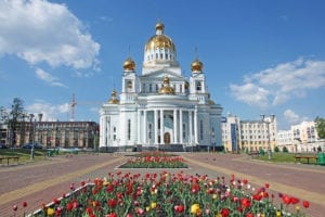 A imponente Catedral de Saransk, cidade que sediará jogos da Copa do Mundo na Rússia