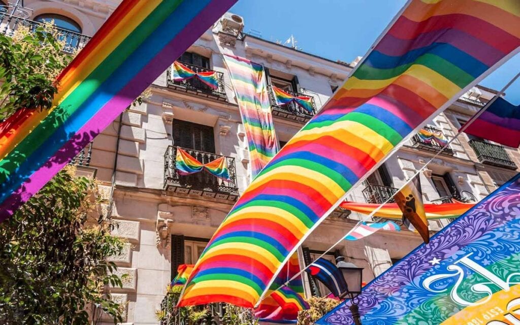 Chueca sedia todos os anos a Madrid Pride, a maior parada do orgulho gay da Espanha