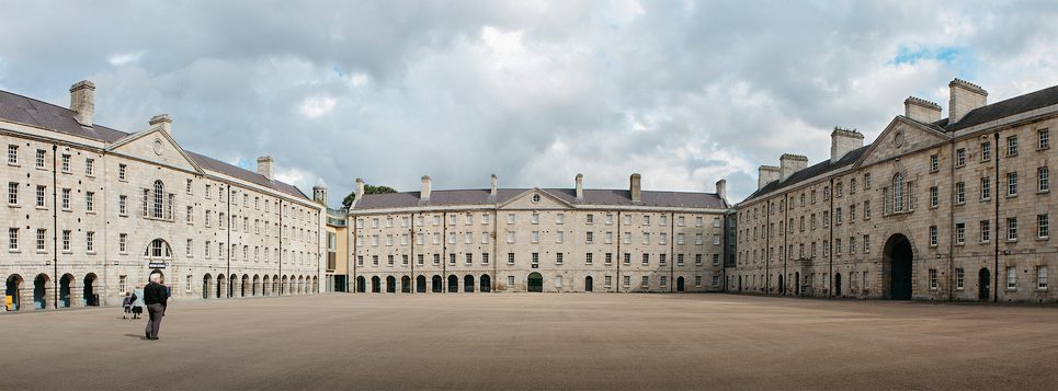 O Museu de Artes Decorativas e Historia de Dublin tem acervo rico e diversificado