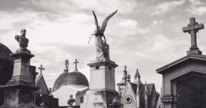 Fotos em preto e branco tiradas em uma visita ao Cemitério da Recoleta, em Buenos Aires, Argentina
