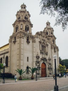 Igreja da Virgem Milagrosa no Parque Central de Miraflores, Lima, Peru