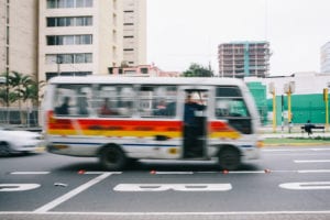 Como ir do aeroporto de Lima a Miraflores de ônibus, taxi ou transfer