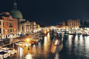 Fotografar Veneza à noite é uma das melhores coisas para se fazer de graça na cidade