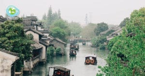 Casas na beira do rio, China