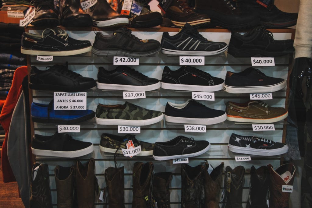Preços de calçados na zona franca de Punta Arenas, Chile