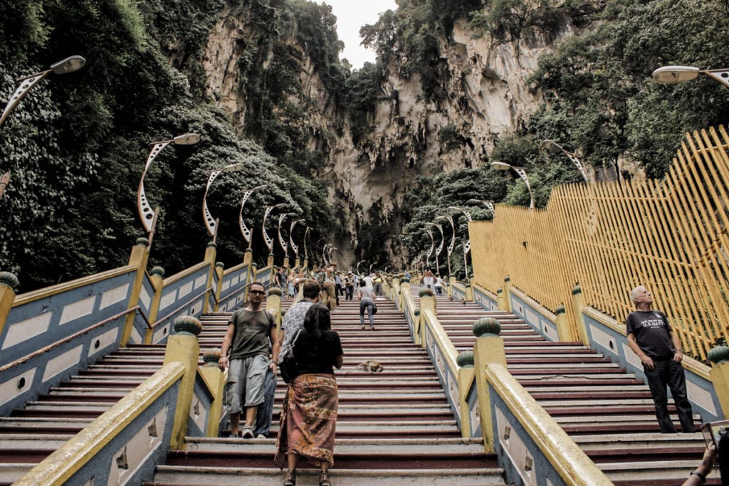 Escadaria de Batu Caves, em Kuala Lumpur, Malásia