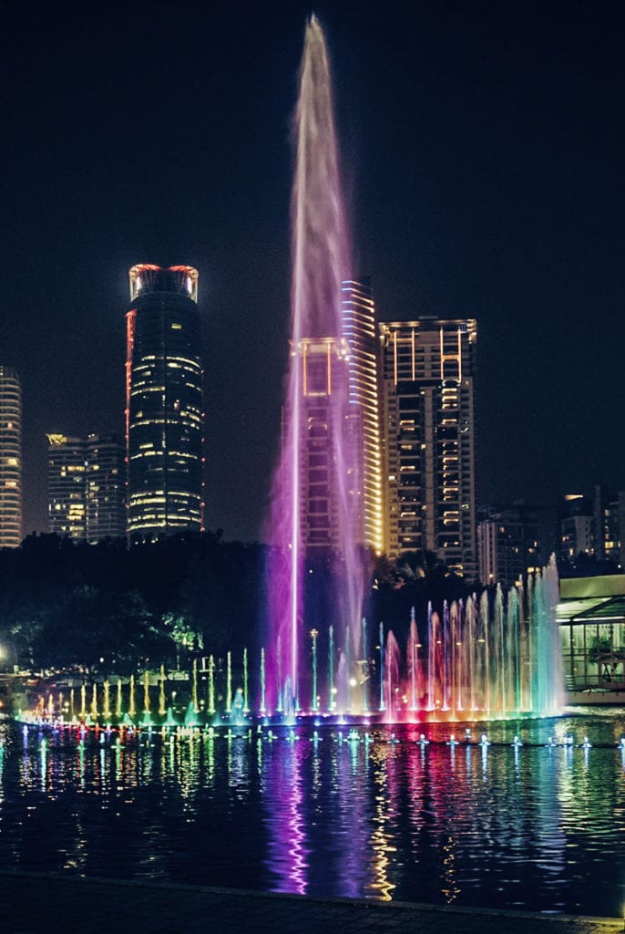 KLCC Fountain Show. Fontes dançantes de Kuala Lumpur