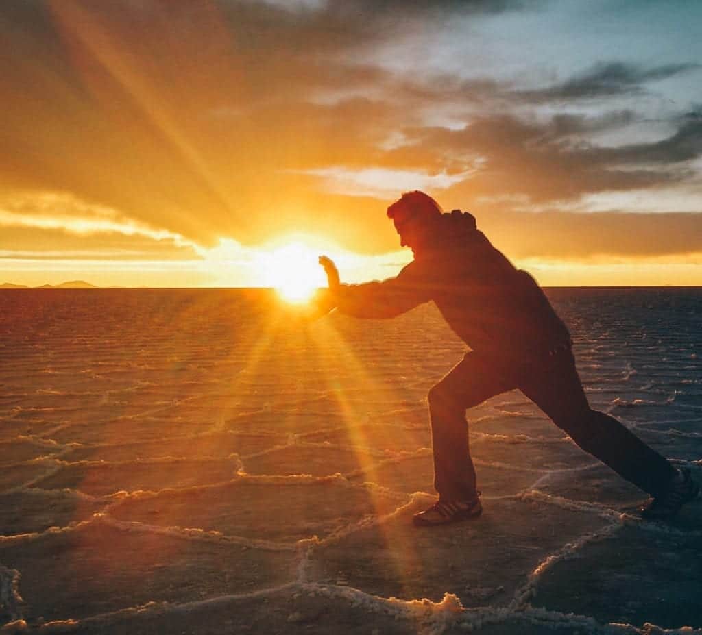 O poder do pôr do sol no Salar de Uyuni, na Bolívia