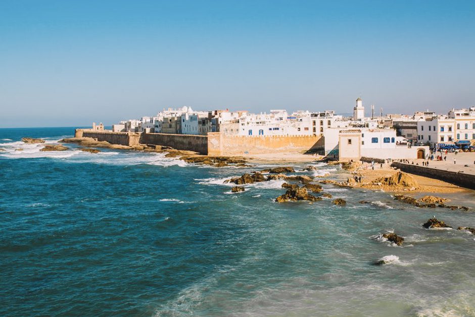 Praia de Essaouira, cidade que serviu de cenário para a série Game of Thrones no Marrocos, África