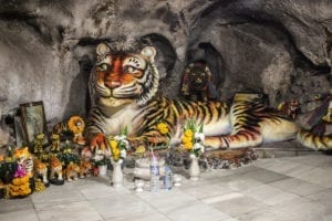 Tiger Cave Temple, em Krabi, Tailândia