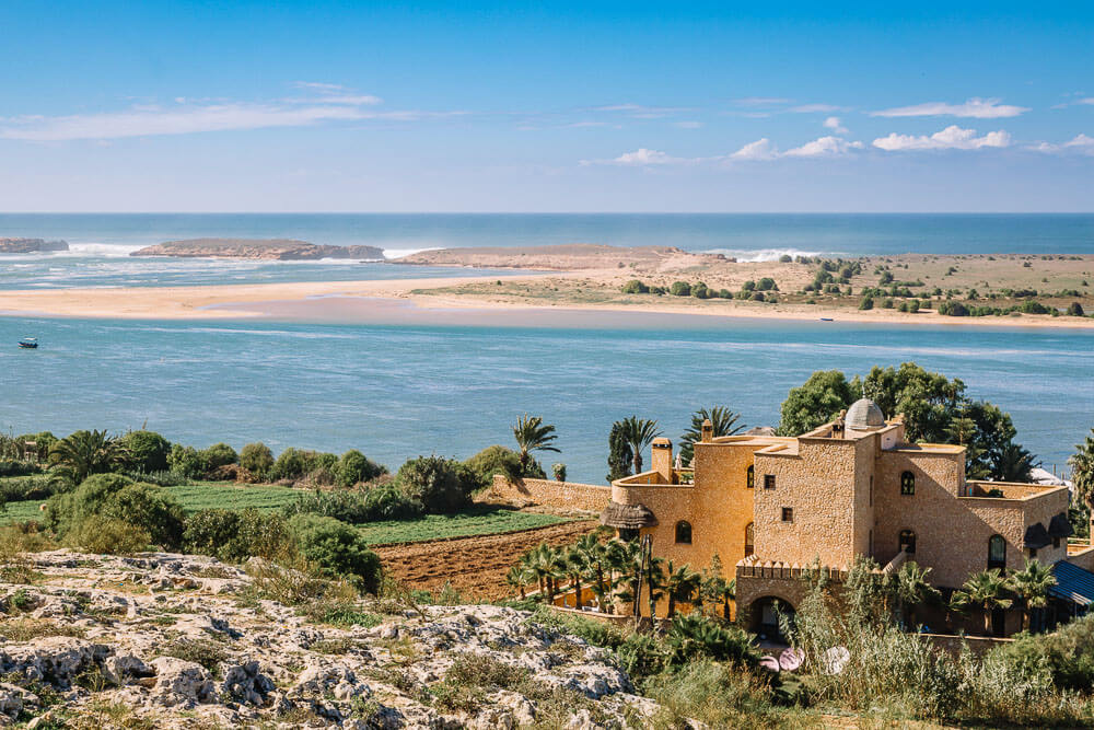 Oualidia é uma das cidades mais bonitas do Marrocos, conta com praia e lagoa