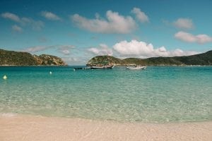 Passeio de barco em Arraial do Cabo, Brasil