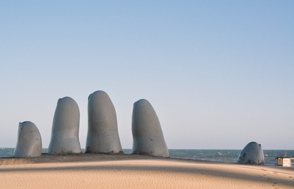 La Mano, monumento mais conhecido em Punta del Este, Uruguai