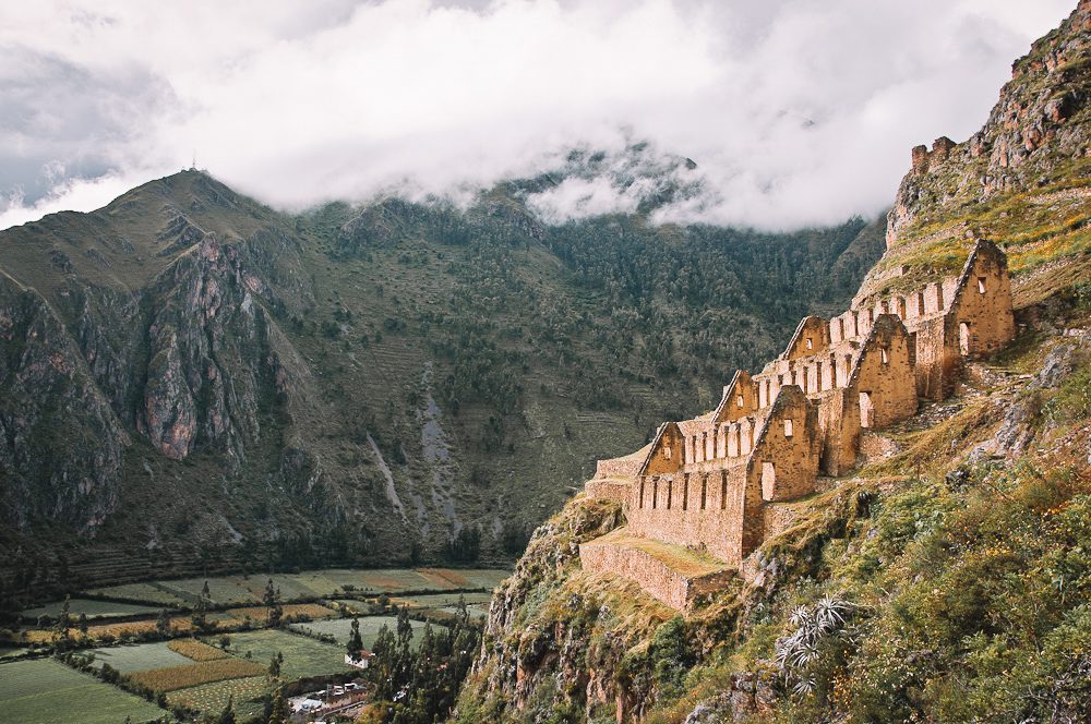 Ruínas incas em Ollantaytambo, no Vale Sagrado, Peru