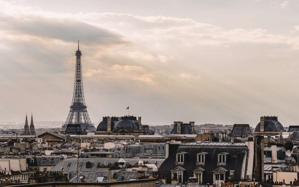 Vista da Torre Eiffel a partir do terraço do Centro Pompidou