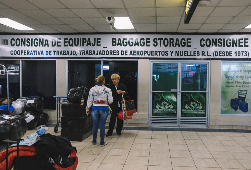 Entrada do guarda-volume no Aeroporto Internacional de Tocumen, na Cidade do Panamá