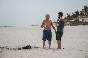 Adriano curtindo a praia de Varadero com Reinaldo, seu novo amigo cubano