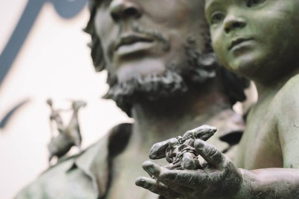Detalhes da Estatua Che y Niño, Santa Clara, Cuba