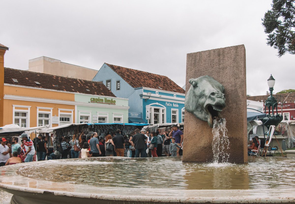Feira do Largo da Ordem, em Curitiba, Paraná