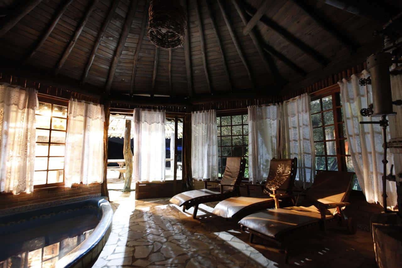 Área de relaxamento dos Chalés Vale do Sol, em Ibitipoca, Minas Gerais