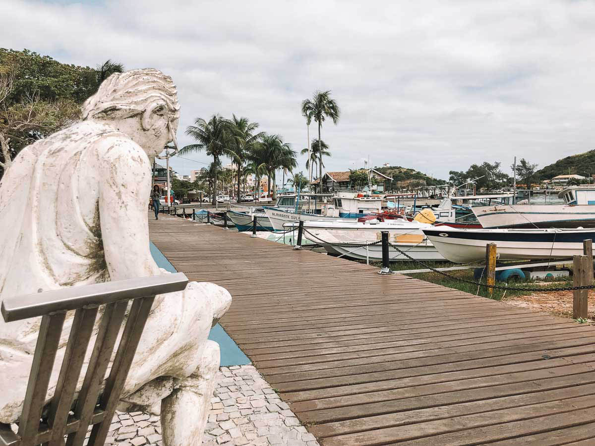 Estátua de Carlos Scliar em Cabo Frio, Rio de Janeiro