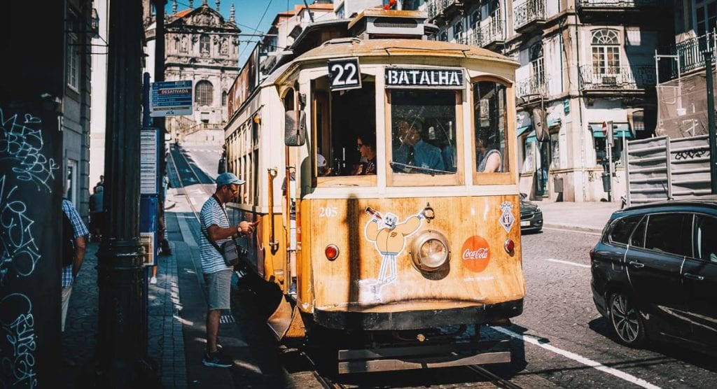Como se deslocar em Porto, Portugal, com o transporte público
