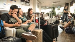 Aguardando o ônibus para Punta del Este