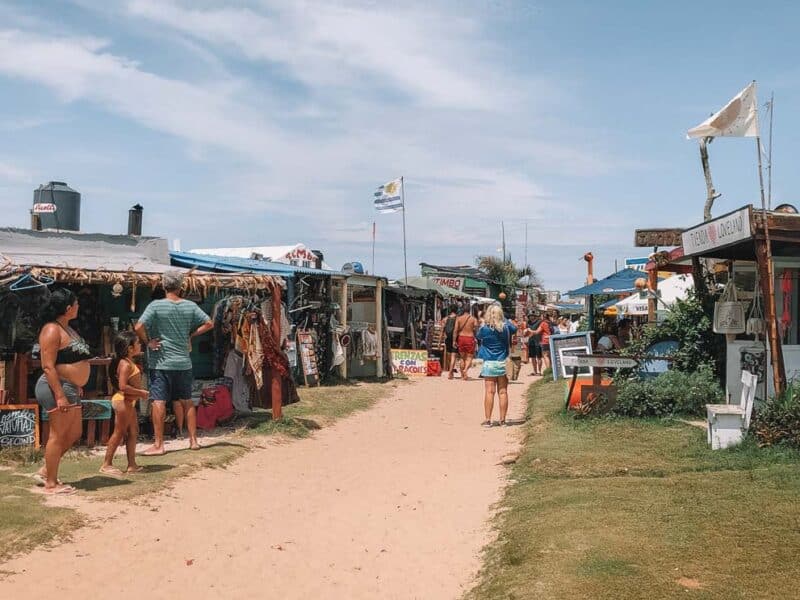Feira de Artesanatos no centrinho de Cabo Polônio, Uruguai
