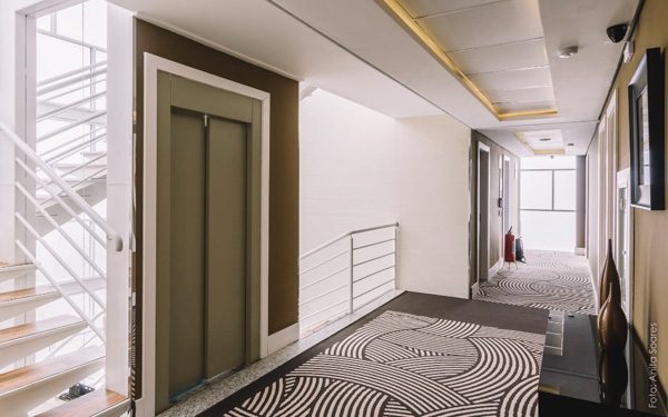 O Hotel Petrópolis Inn conta com elevador, facilitando o acesso para cadeirantes, idosos e famílias com carriguinho de bebê