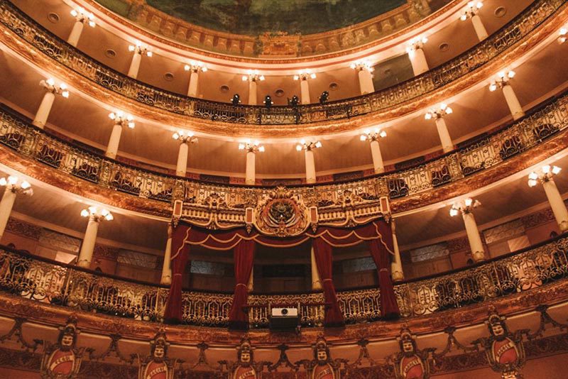 O Teatro Amazonas é o grande cartão postal de Manaus e remete à fase áurea do ciclo da borracha no Brasil