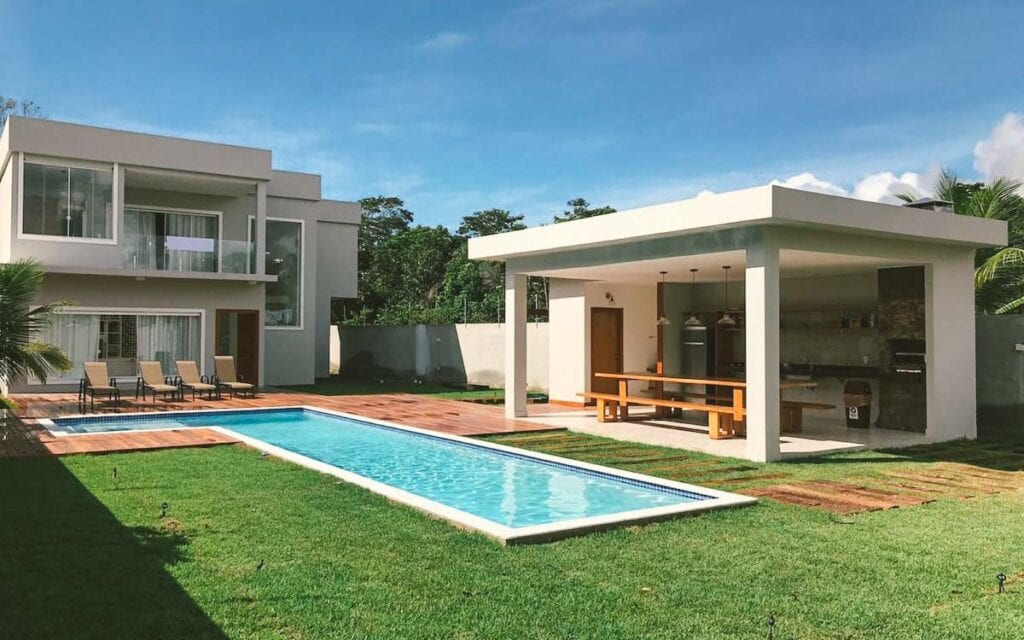 Alugar uma casa de temporada é uma boa ideia para curtir o Réveillon em Porto Seguro, Bahia