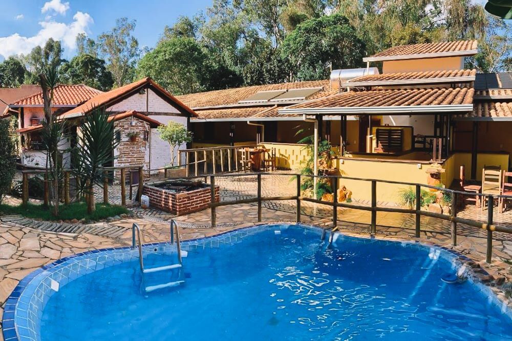 Casinha Velha é uma das pousadas com piscina em Macacos, Minas Gerais