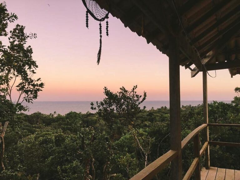 Casa rústica com vista para o mar em Trancoso, sul da Bahia