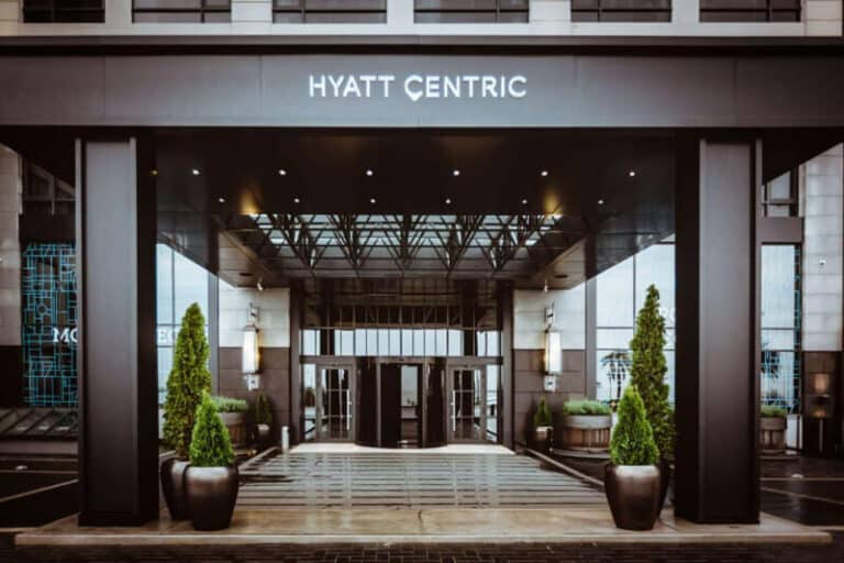 Hyatt Centric fica em Pocitos, um bairro bonito e seguro em Montevidéu