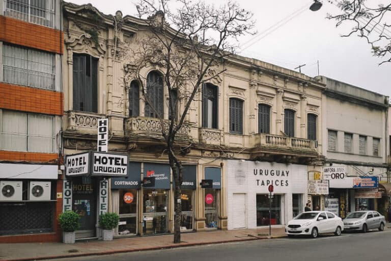 Hotel Uruguay é uma das opções de hospedagens baratas em Montevidéu
