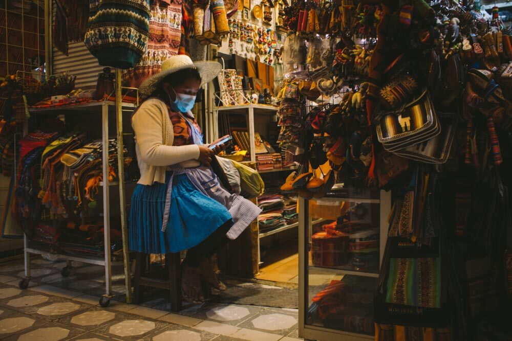 Cholita no Mercado La Cancha, Cochabamba