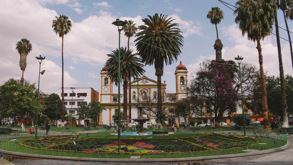 A Plaza Colón é um dos principais cartões postais de Cochabamba, na Bolívia