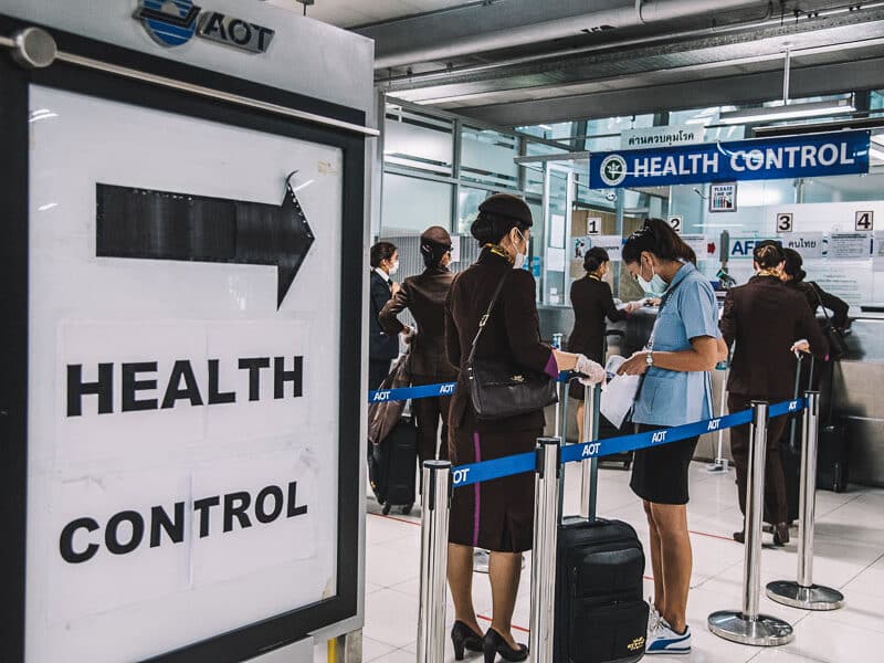 Controle de cartão de febre amarela na Tailândia