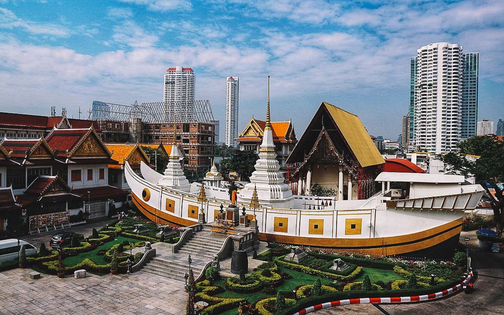 Wat Yannava, o templo em formato de barco em Bangkok