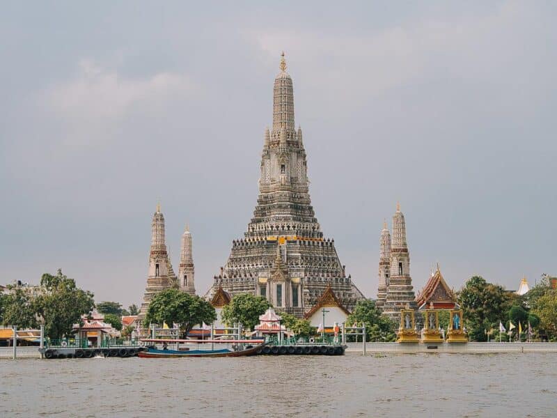 Wat Arun: uma visita ao Templo do Amanhecer em Bangkok