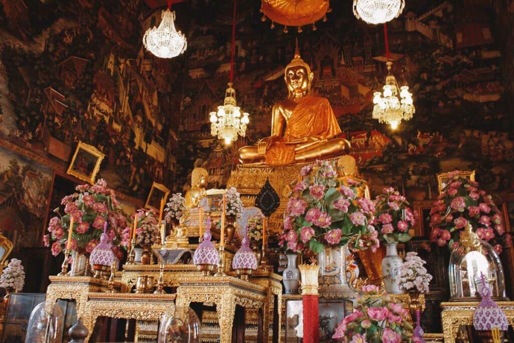 Buda Niramitr na sala de Ordenação do Wat Arun