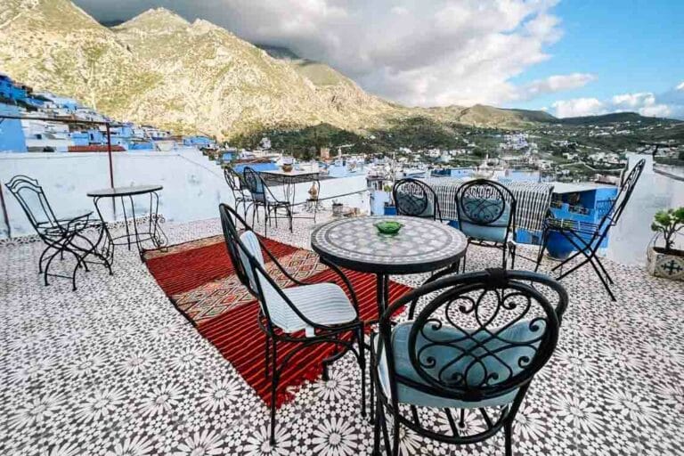 Hostel com terraço em Chefchaouen, Marrocos